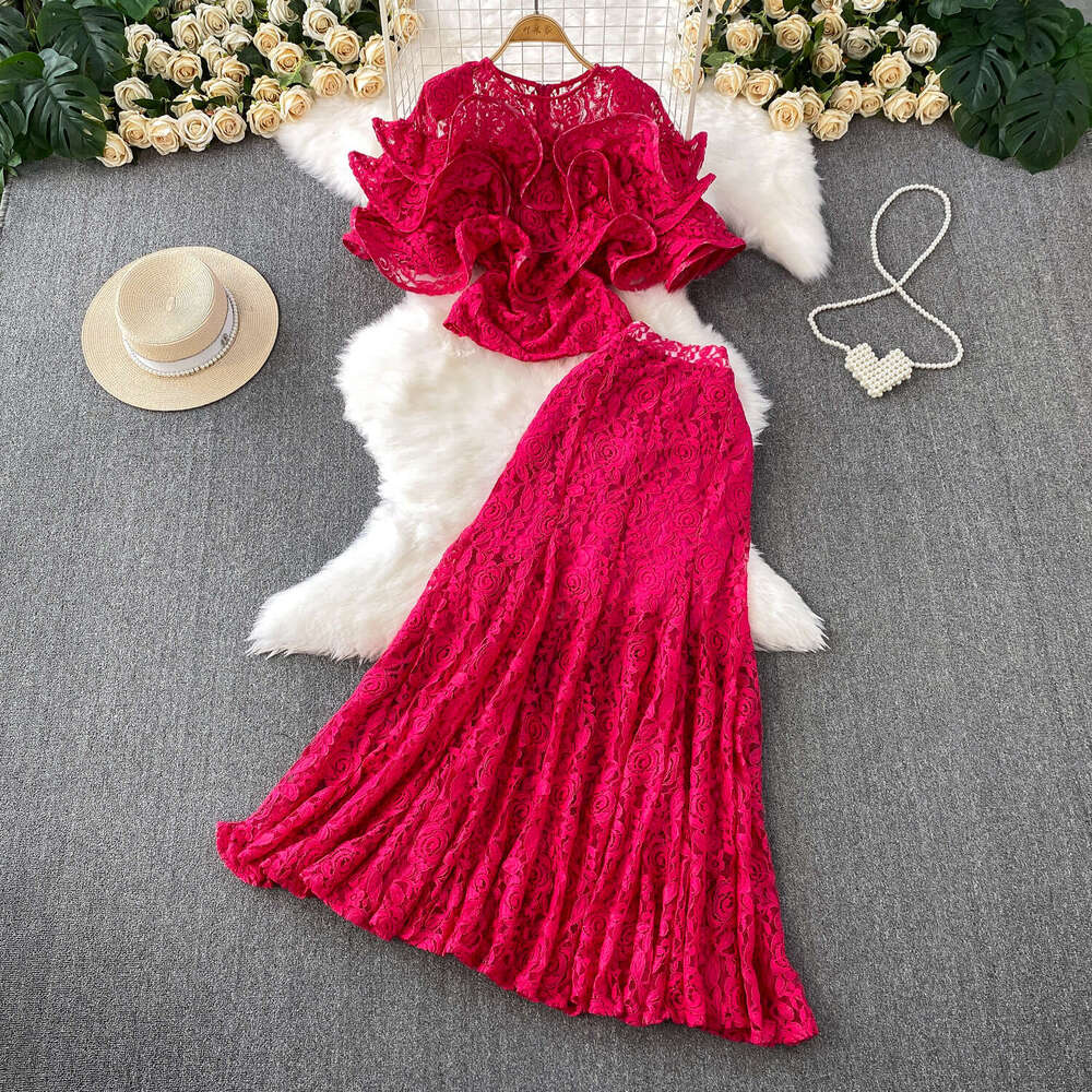 Designer style elegant lace top with three-dimensional pleated edges, two-piece set with high waist and slim fit fishtail skirt