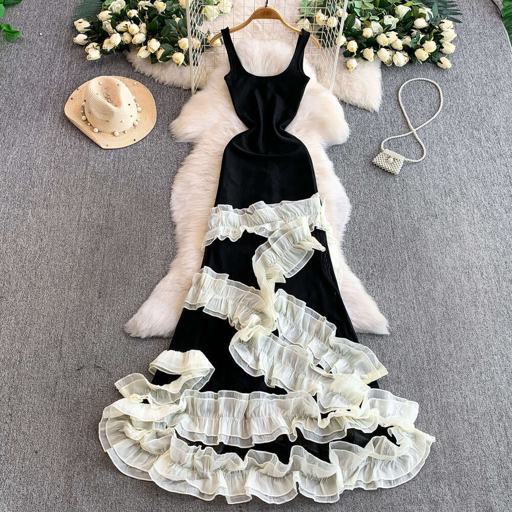 Designer, internet celebrity, niche, stunning, sweet, pleated, a18 spliced knit women's vest, holiday style, slim and elegant