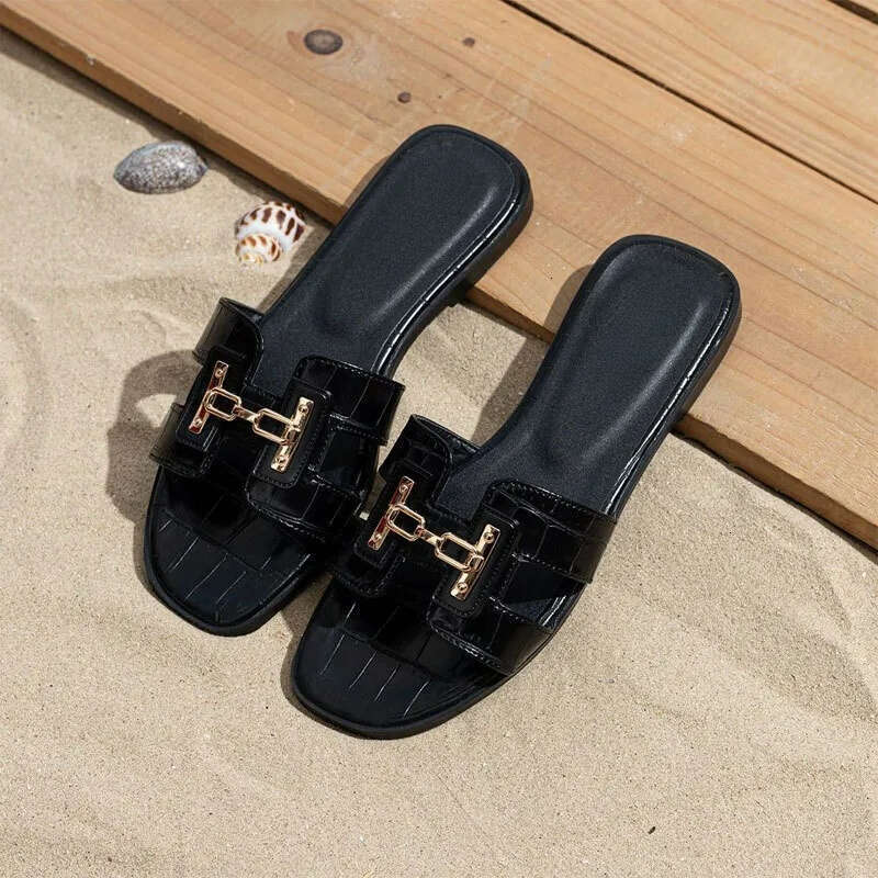 Slippers Korean Style Summer New Fashion Versatile Flat For Women Outdoor Luxury Designer Sandals Casual Vacation Beach Slippers