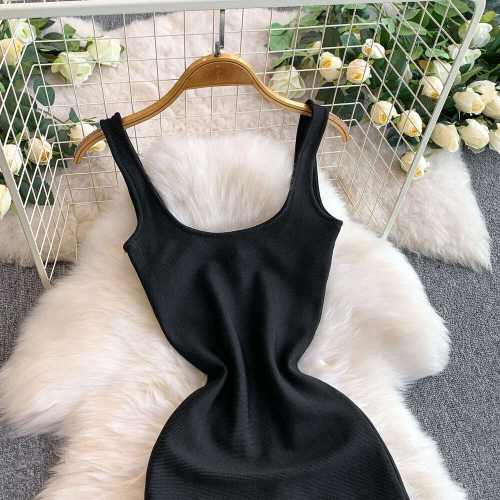 Designer, internet celebrity, A15 niche, stunning, sweet, pleated, spliced knit women's vest, holiday style, slim and elegant
