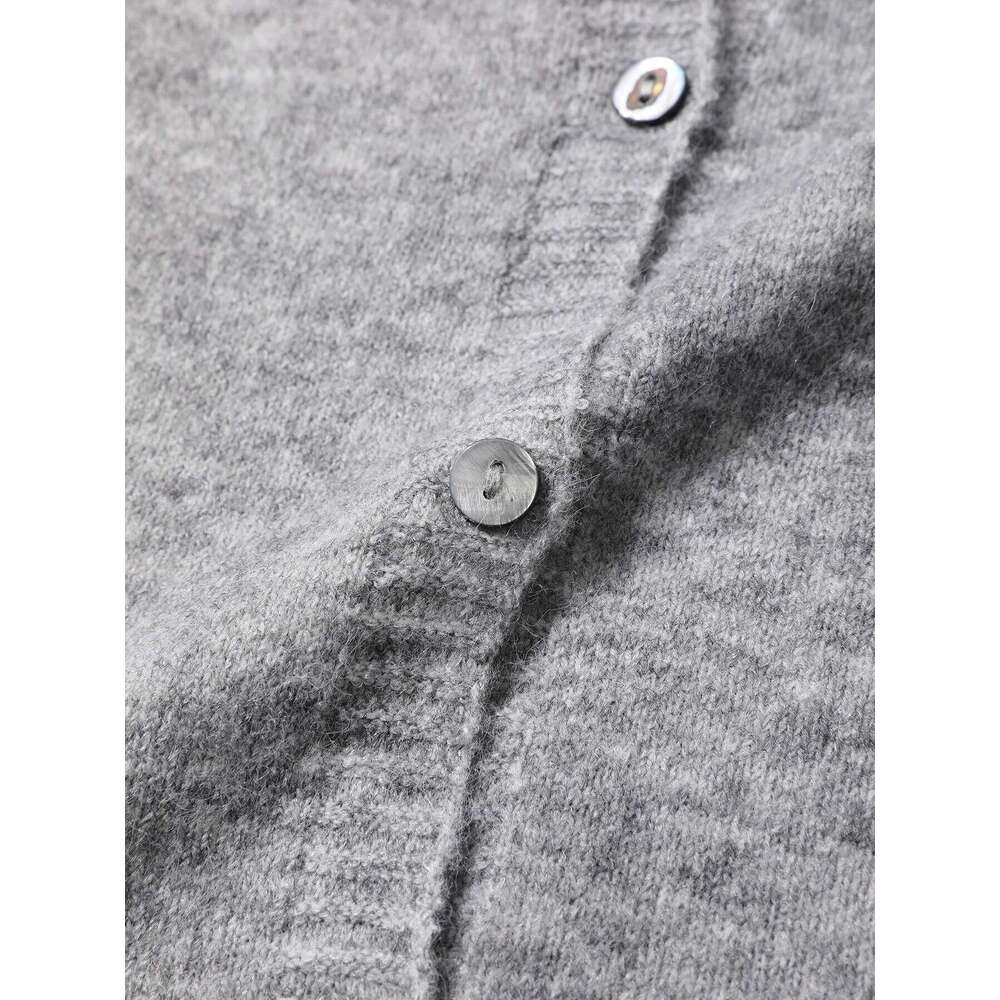 Ladies soft comfortable solidcolor cardigans fashionable casual autumn and winter knitted sweaters round n Z260313