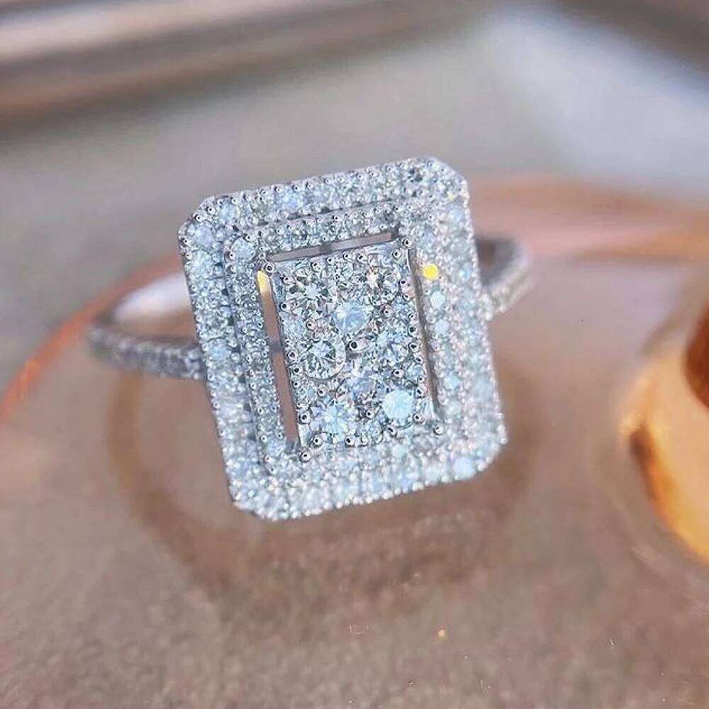 Huitan Sparkling Cubic Zirconia Rings for Women Trendy Square-shaped Wedding Bands Accessories High Quality 2022 Jewelry H260312