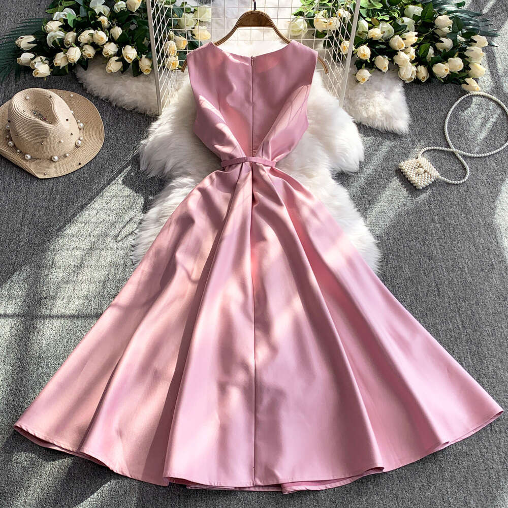 2026 high-end luxury lady style sleeveless round neck waist cinching slim fit A13 mid length A-line shiny dress