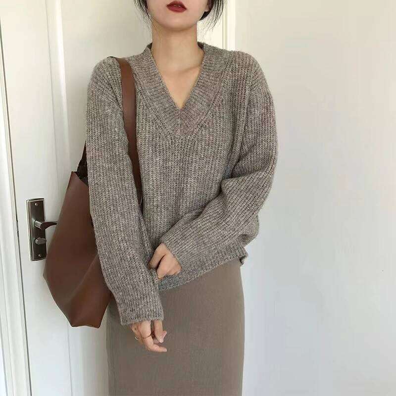 AOSSVIAO 2025 Vintage Knitted Sweater Long Sleeve V-neck Korea Style Autumn Winter Knitwear Pullovers Women Jumper Chic Tops Z260313