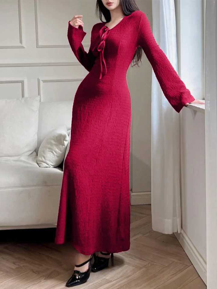 Elegant ladys long-sleeved simple basic solid-color dressT260316