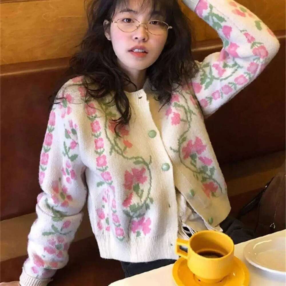 Vintage Sweet Floral Trend Knit Cardigan Women Autumn Winter Jacket Short Tops Long Sleeve Coat Single-breasted Design Sweater Z260313