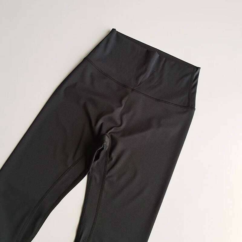 Fitness Pants Elastic Tight Fitting Seamless Naked Yoga High Waist Hip Lifting Quick Dry Running Sports Leggings Outdoor Wear 26Y0313