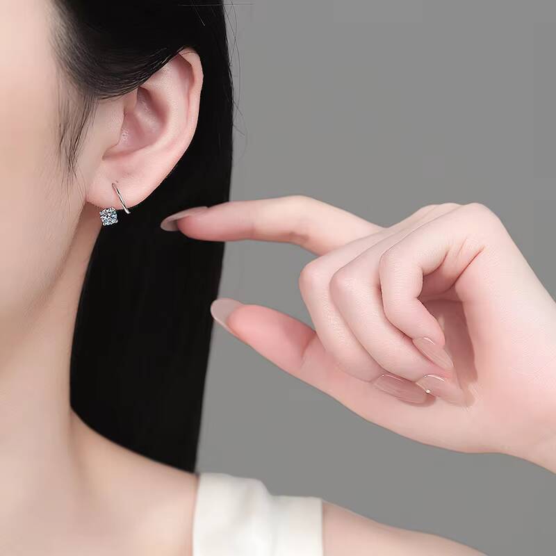 Luxury 925 Sterling Silver Moissanite Stud Earrings VVS1 Diamond Sparkling Hook Earrings Jewelry Women Custom Earring