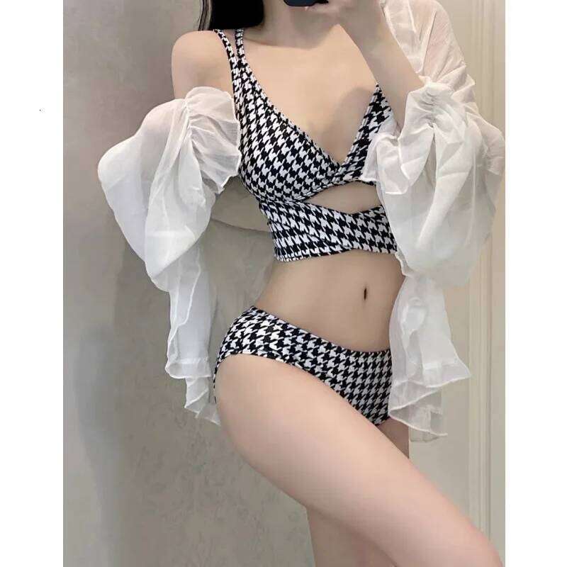 Plaid Swimwear Ladies Korea New Star Same Swim Hollow Out Cross Straps Bikini Swimsuit Women Sexy Bikinis Suit 26H0313