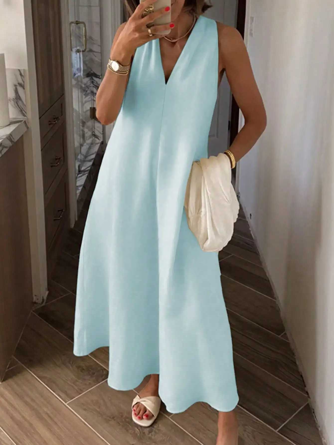 A New Womens Dress for Spring/Summer 2026 Featuring a Cross-Necked V-Neck Design Sleeveless Off-The-Shoulder Casual Vacation StyleT260314