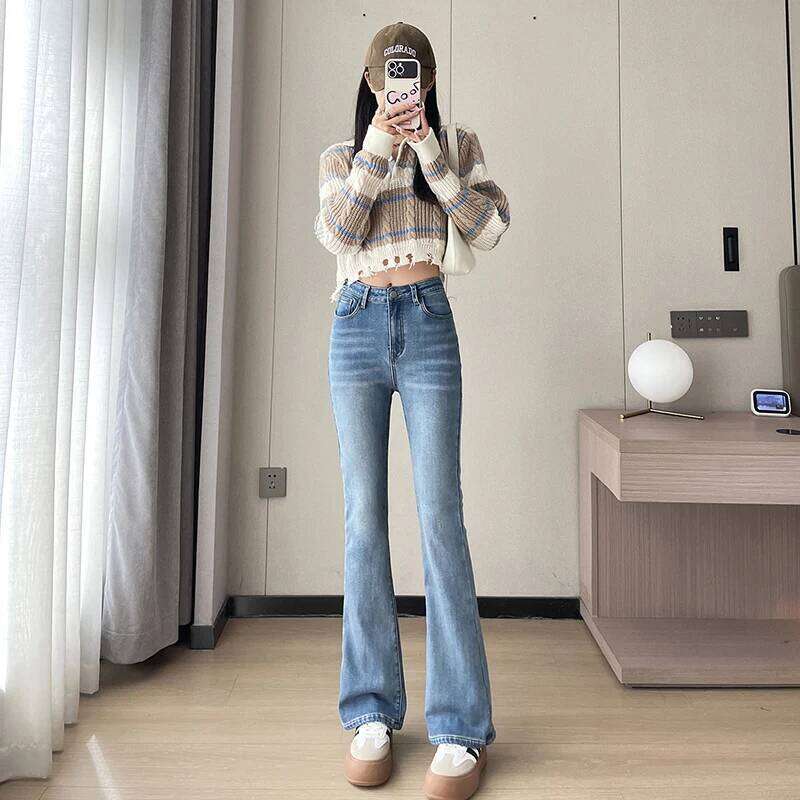 2023 Fashion New Women Warm Plush Flared Jeans Thermal Fleece Loose Denim Pants Female High Waist Urban Straight Flare Trouser Z260313