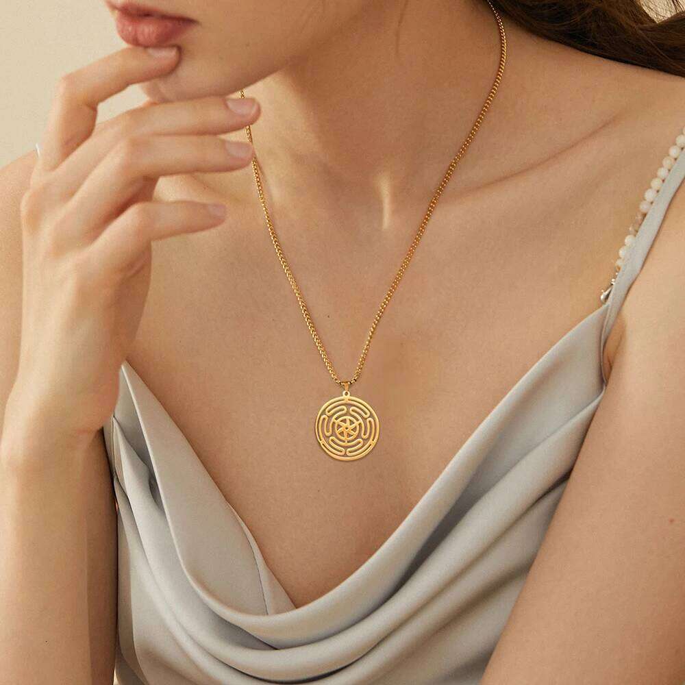 Dawapara Wheel of Hecate Triple Moon Goddess Necklace Ancient Blessing Supernatural Talisman Stainless Steel Jewelry H260312