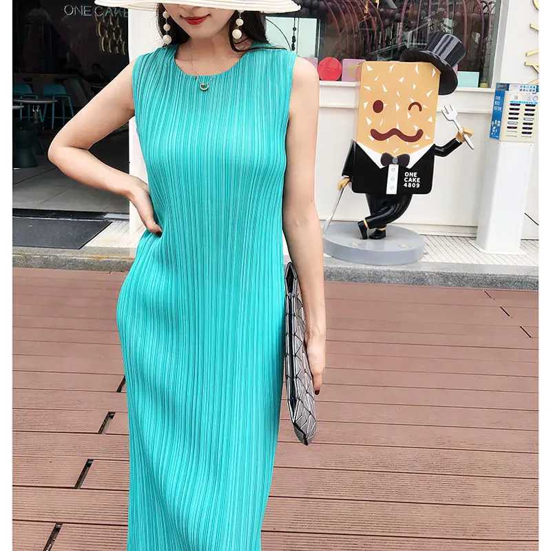 Straight tube dress pleated long skirt straight tube skirt 2024 summer sleeveless vest summer dress womenT260314