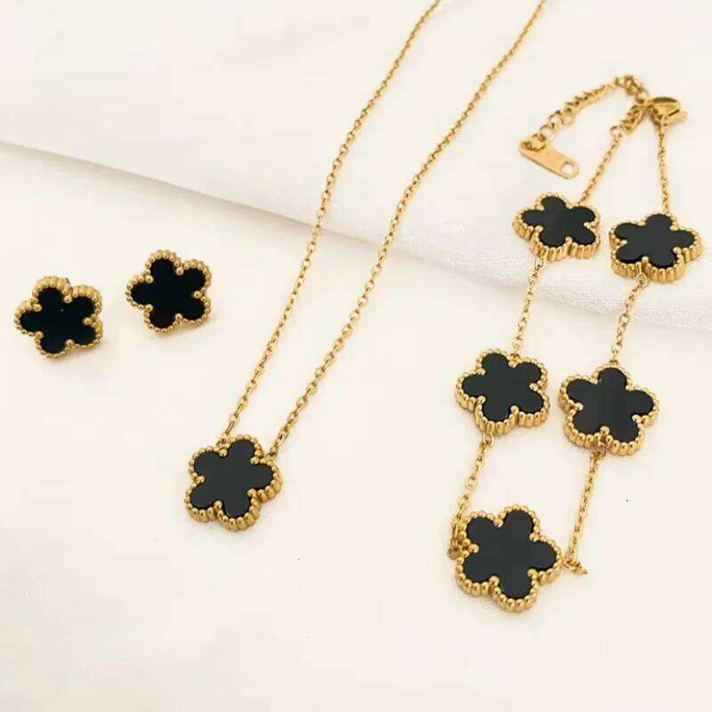 3-Piece of Plum Blossom Five- Flower Necklace Women's Gift Jewelry Set for Parties H260312