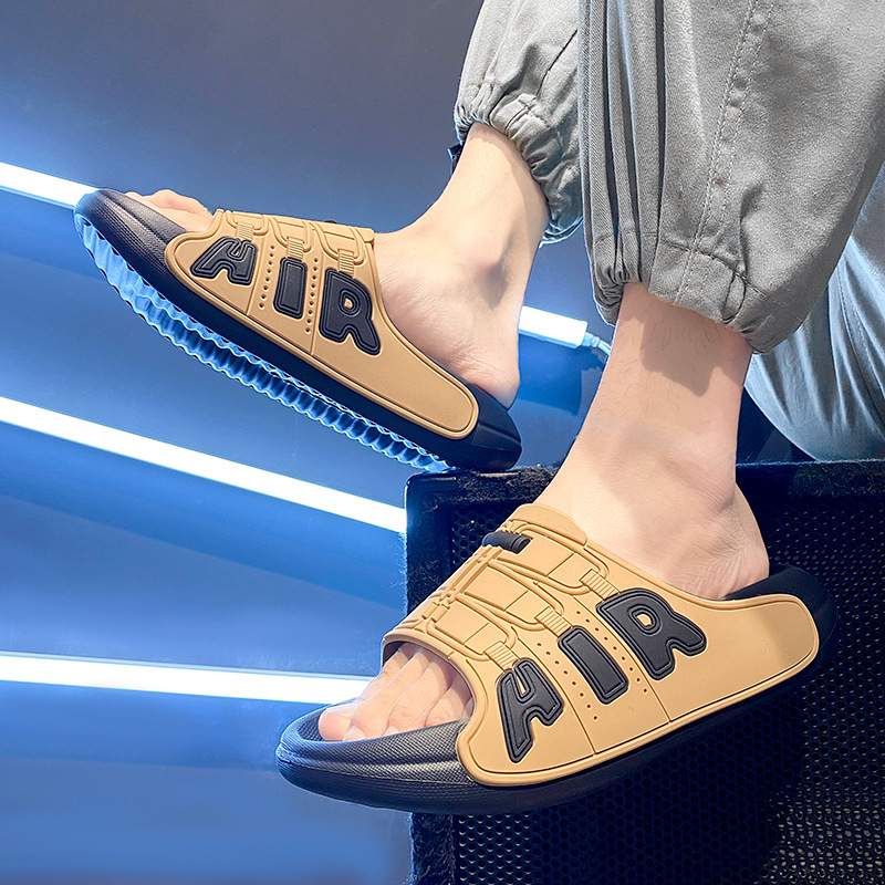 Free shipping 2026 Summer New Fashionable Classic Designer Flat Slippers Casual Breathable and Comfortable Sandals for Men