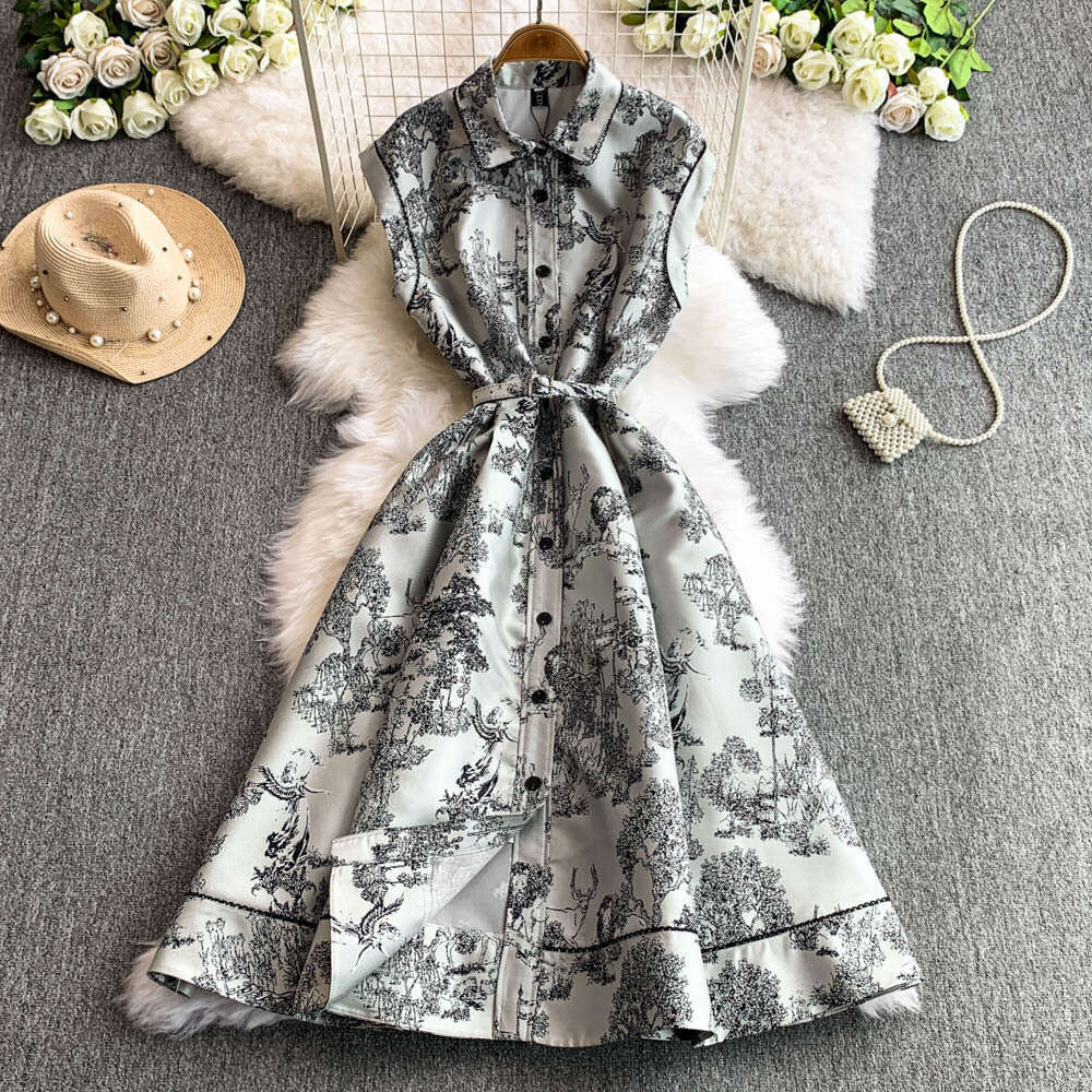 2026 new high-end elegant dress for women, low neck sleeveless waist tie, single breasted ink jacquard