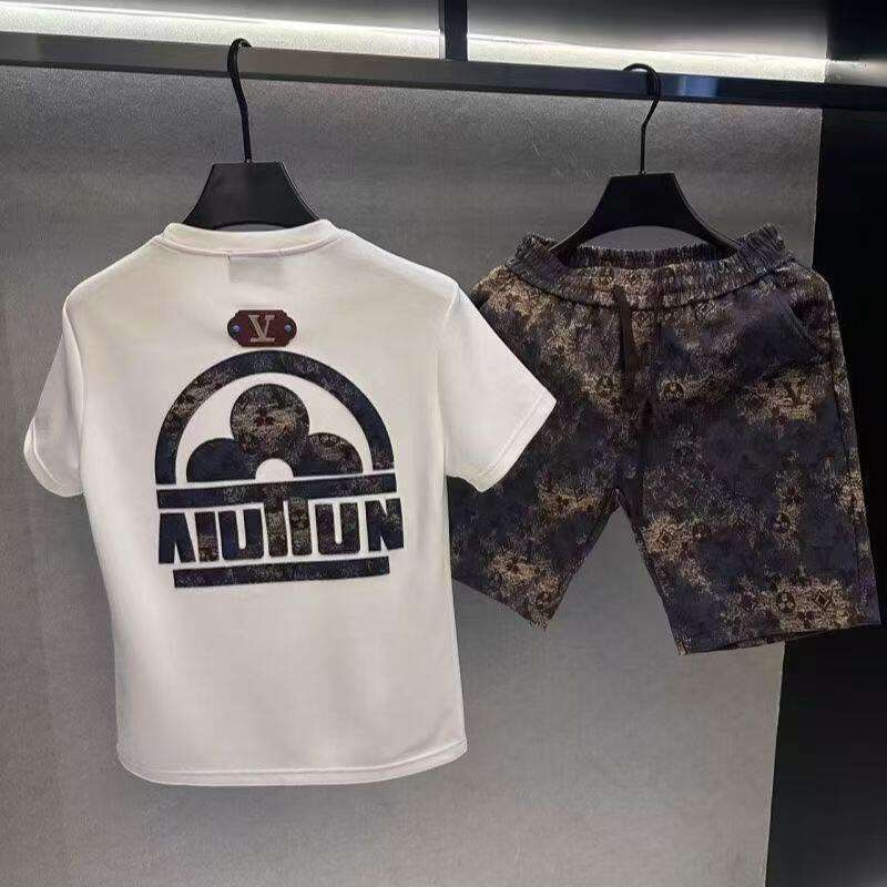 New high-end trendy men's suit with fashionable and trendy design, short sleeved contrasting printed five quarter pants Asia Size