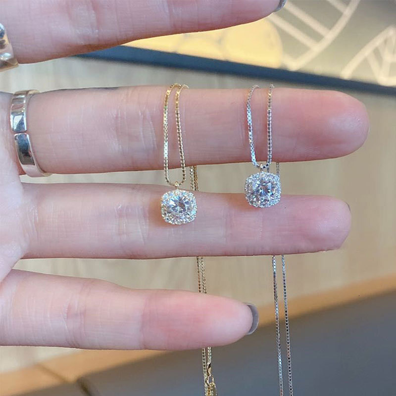 Small Square Fashionable Women's Accessories Diamond Sparkling Necklace Accessories For Women Niche Design Light Luxury Elegant High-End Feel Ins
