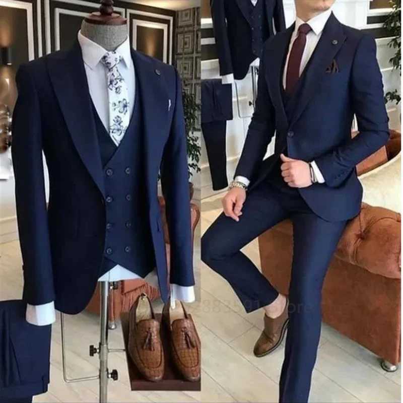 3 PiecesGroom Wear Green Men Suits 2023 Slim Fit Peak Lapel One Button Wedding Tuxedo Terno Masculino JacketPantsVestTie M260313