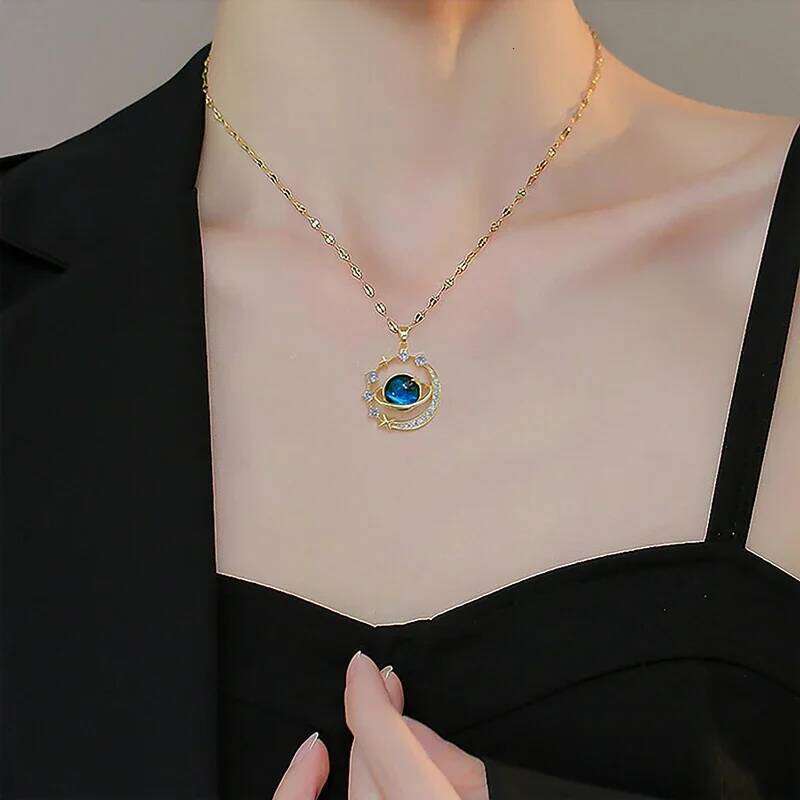 Exquisite Starry Sky Planet Light Temperament Necklace Star Moon Versatile Clavicle Chain Womens Christmas Jewelry Gift H260312