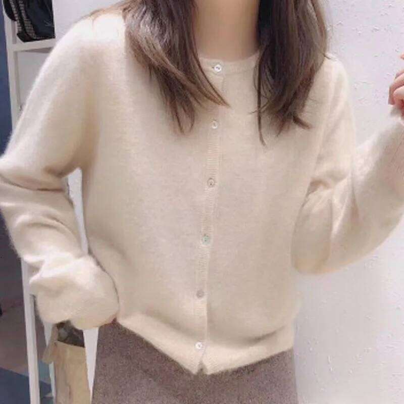 Round neck black temperament short knitted cardigan, loose outer sweater jacket for autumn and winter commuting women Z260314