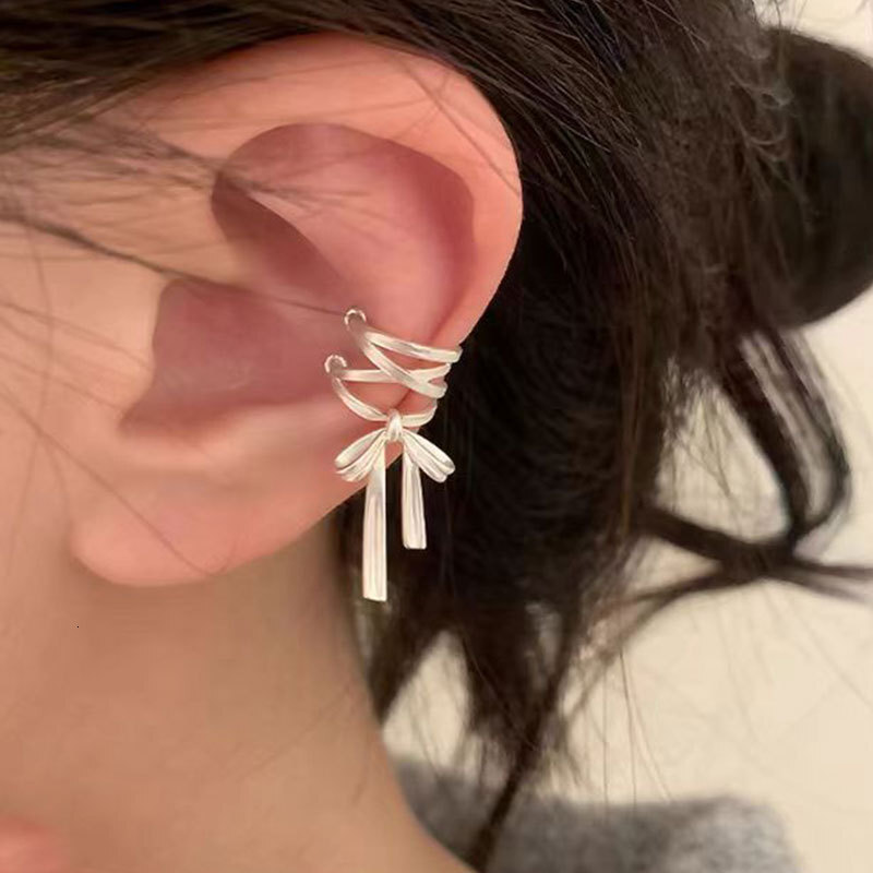 Hot-Selling Aquamarine Moonstone Necklace For Women, High-End Fashionable Women's Accessories Ins Style Versatile Oval Pendant Collarbone