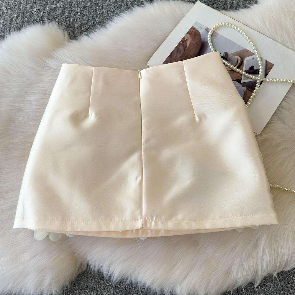 2026 autumn and winter dress with three-dimensional large flower decoration and built-in anti exposure design, slim and elegant for women