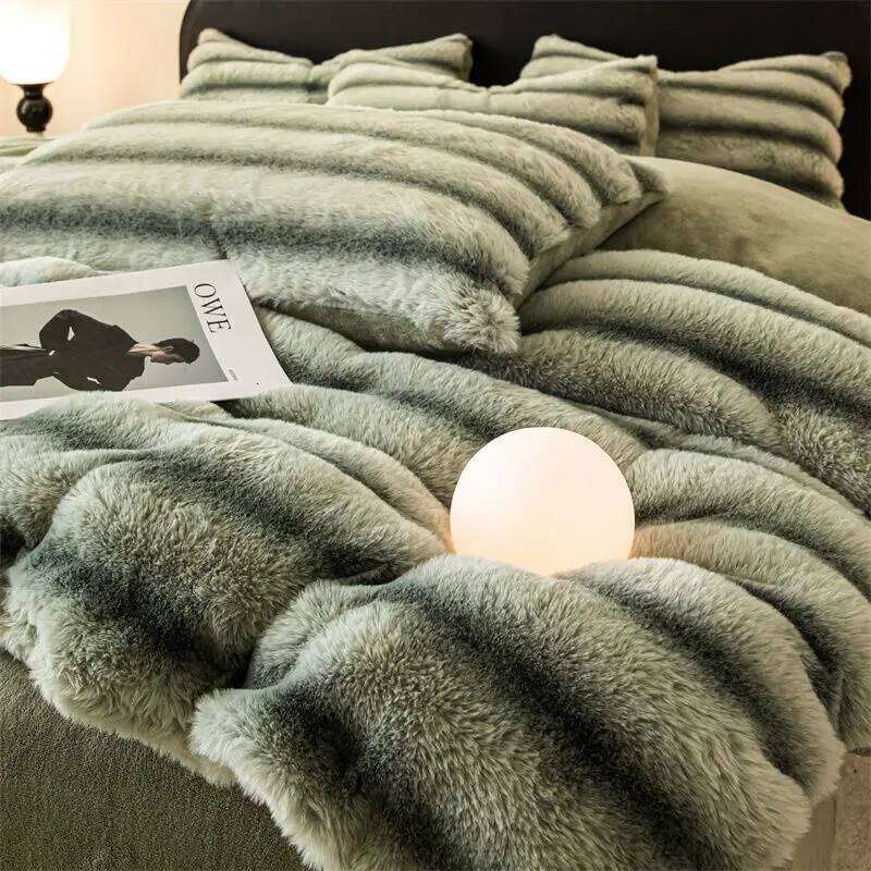 Four-piece Winter Thickened Class A Flannel Milk Bed Skirt Quilt Cover Bedding Set Light Rabbit Fleece H260312 - view 7