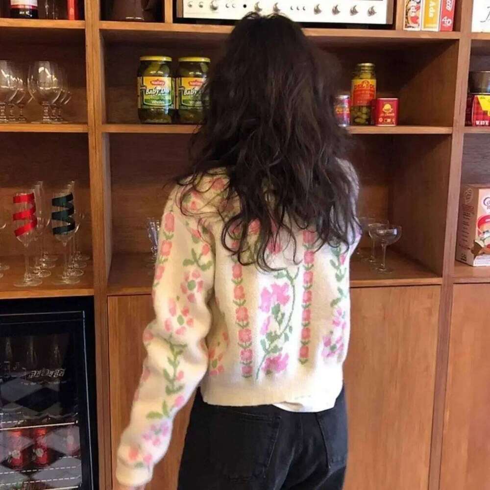 Vintage Sweet Floral Trend Knit Cardigan Women Autumn Winter Jacket Short Tops Long Sleeve Coat Single-breasted Design Sweater Z260313