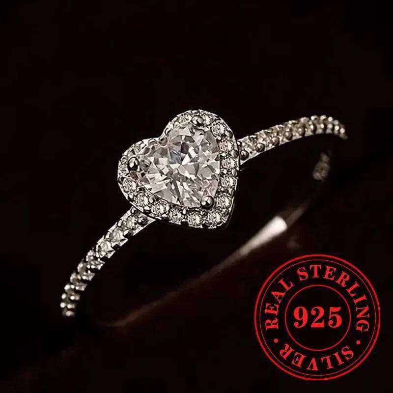 Huitan Heart-shaped Cluster Ring 925 Sterling Silver Sparkling CZ Glamorous Accessory Female Elegant Engagement Romantic Jewelry H260312