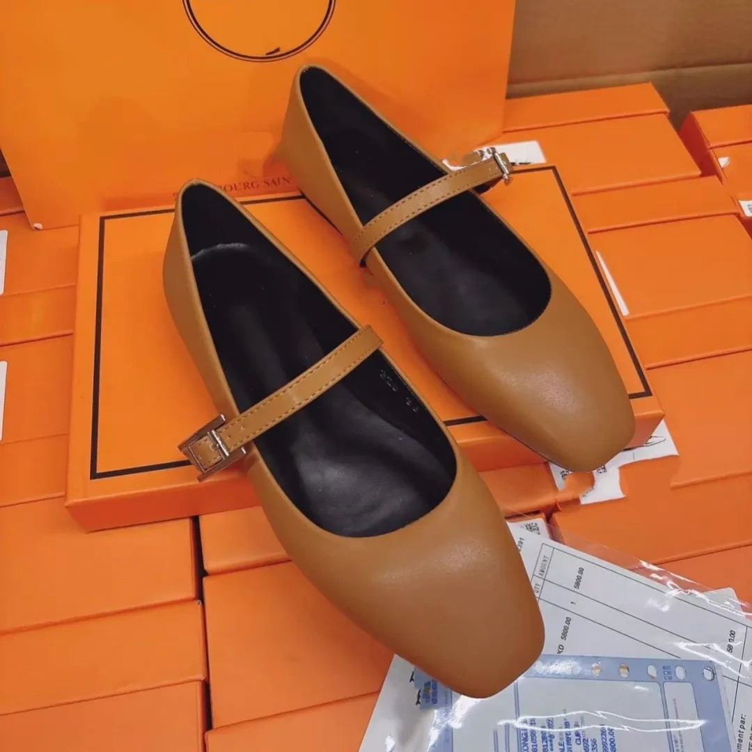 2026 Designer luxury ballet shoes women's flats Genuine leather Mary Jane shoes one-button square toed handcrafted women's casual shoes