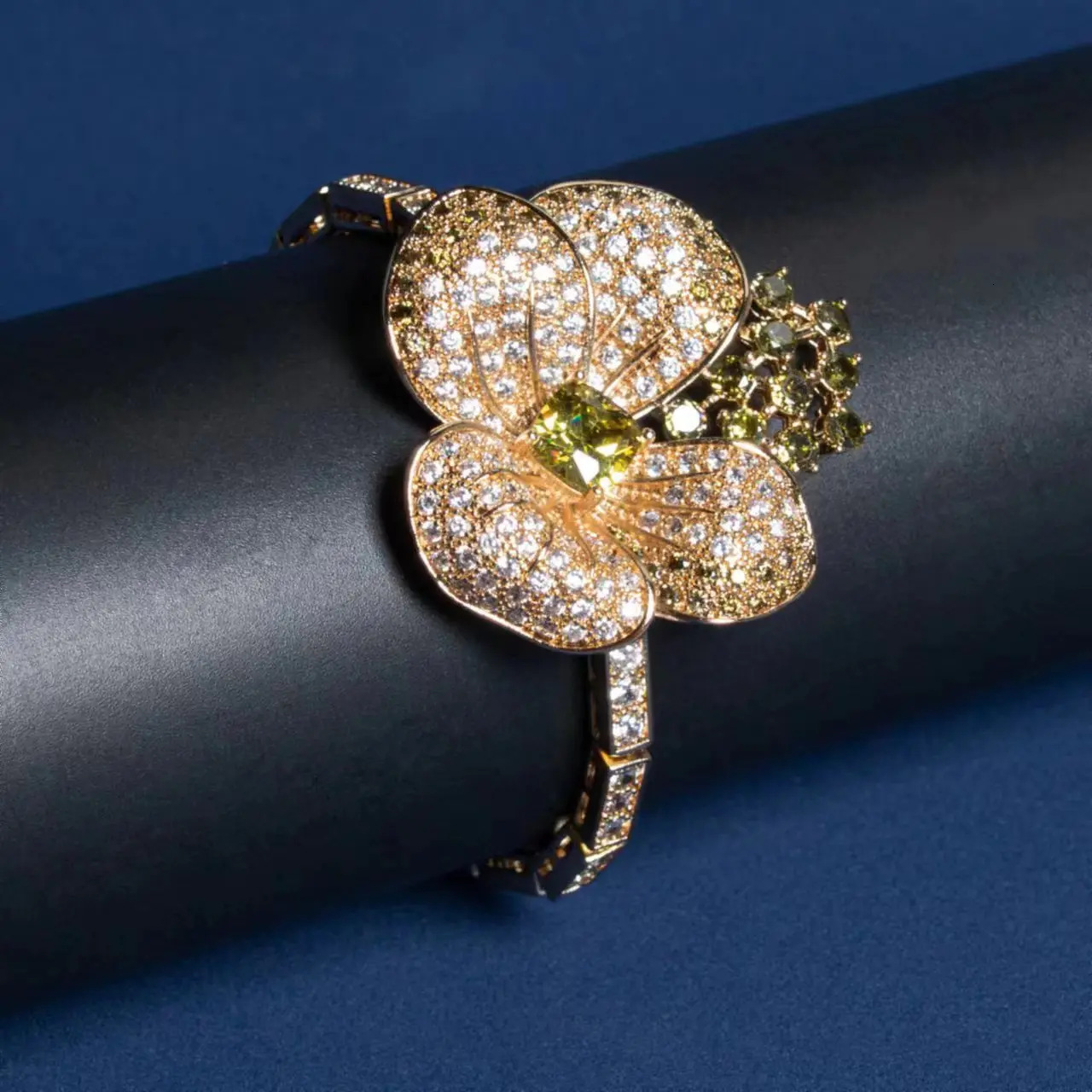 European American Cross-Border Flower Zircon Necklace And Fashionable Women's Accessories Earring Set High-End Niche Luxury Bridal Dress Accessor