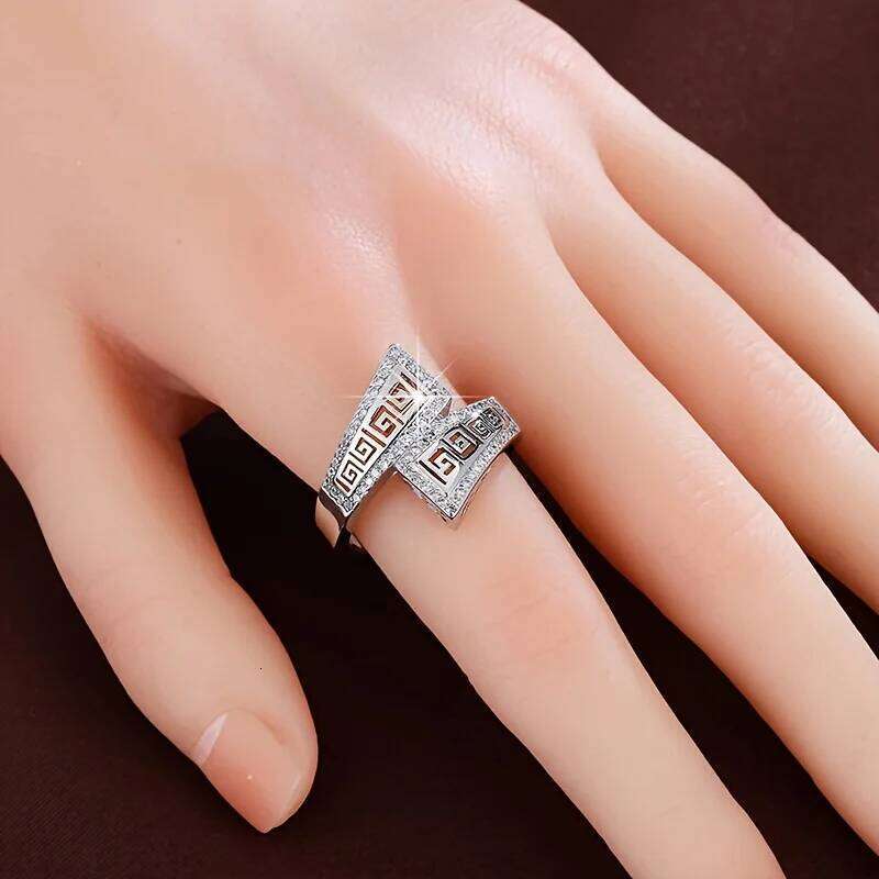 Europe and The United States Fashion Hollow Geometry Women's Ring Classic Sparkle Holiday Party Jewelry Accessories H260312
