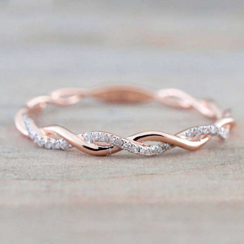 Huitan Classic Women Twist Rings with Dazzling Cubic Zirconia Stone 3Metal Colors Temperament Elegant Female Finger Ring Jewelry H260312