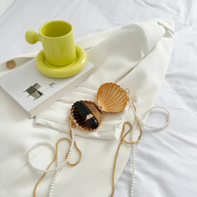 2025 Summer Lipstick Bags for Women Fashion Pearl Mini Purse Crossbody Bag High Quality Gold Shell Bag Shoulder Bag 260303