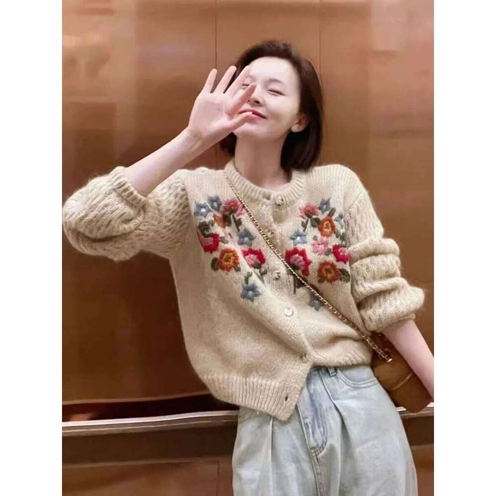 Exquisite Colorful Flower Embroidered Cardigan 2024 New Autumn Women's Round Neck Long Sleeve Knitted Sweater Chic Coat Z260314