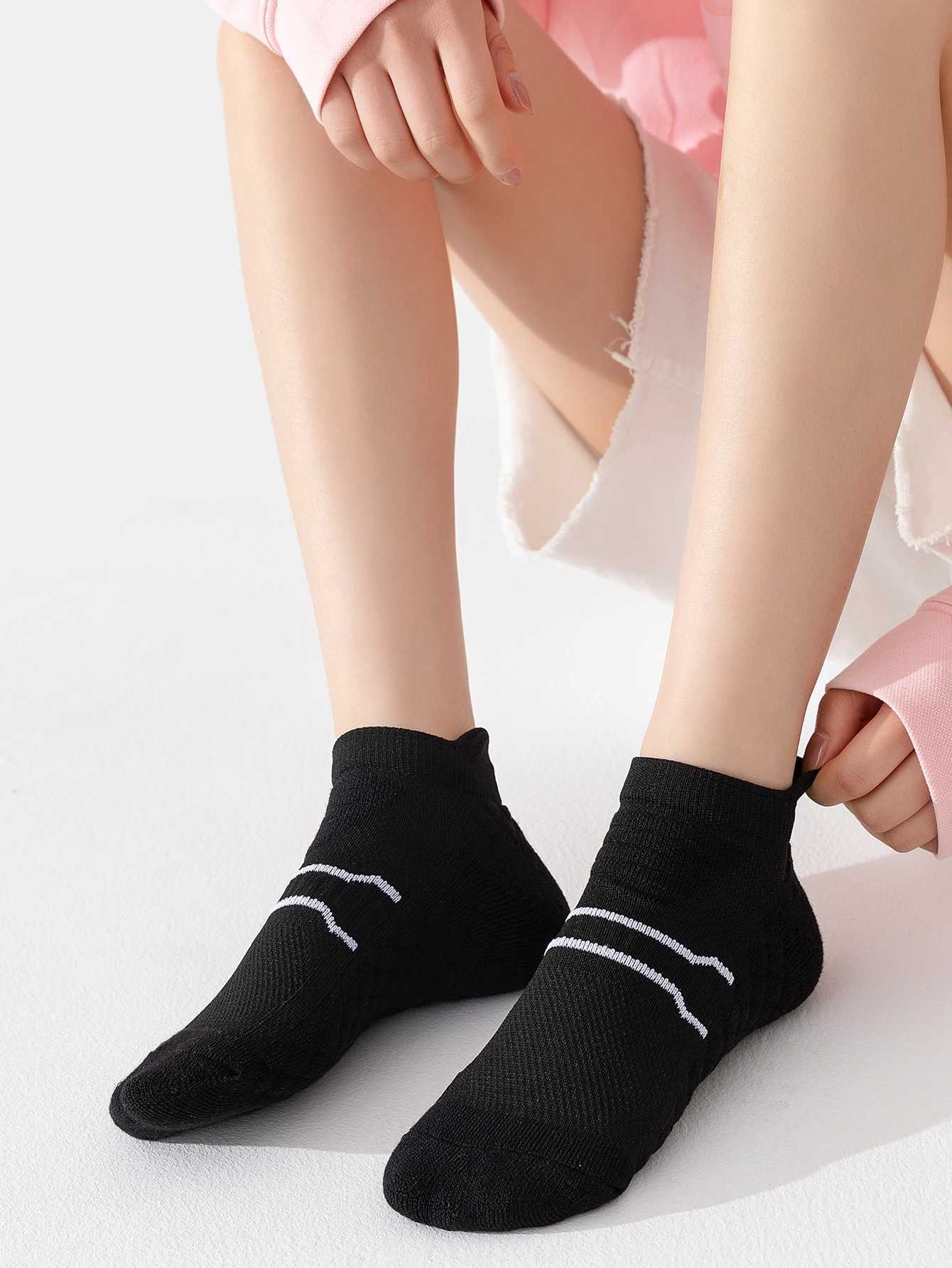 Womens sports tight fitting low cut ankle sports socks badminton running socks D260313