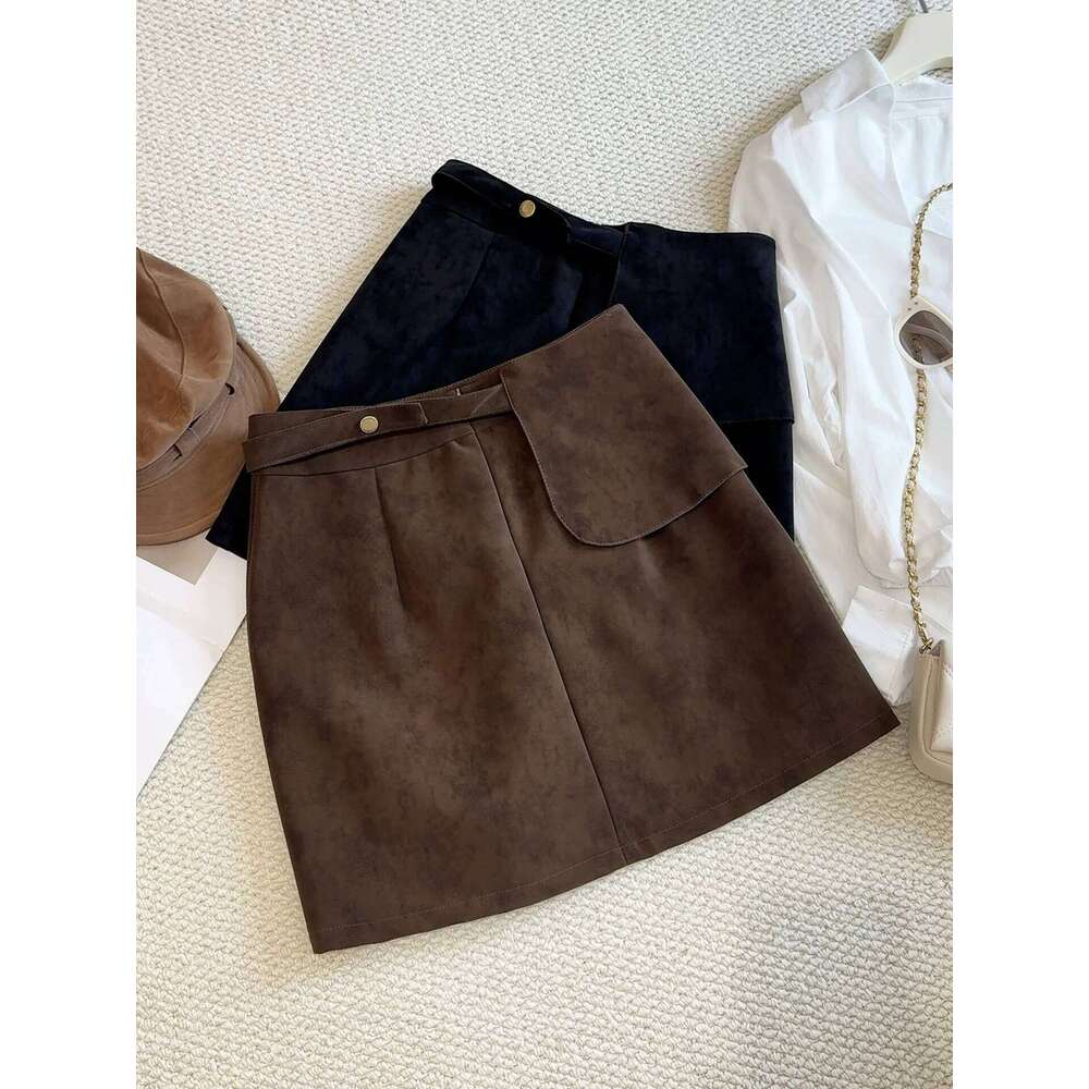 Fashionable stylish suede for women in autumn, versatile and slimming short style, hip hugging skirt, mini skirt Z260314