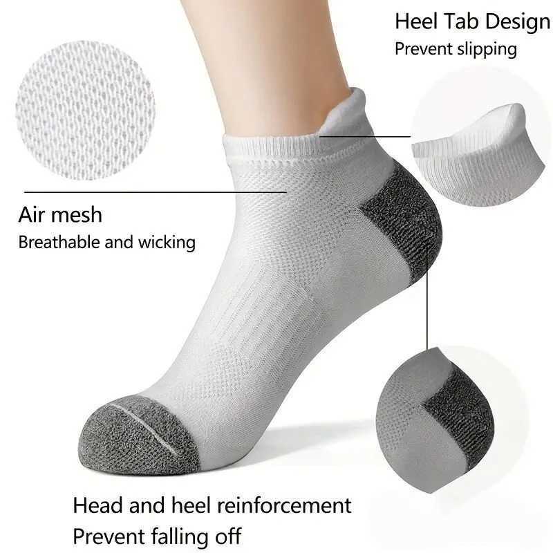 Mens Ankle Socks Sports for Basketball Soccer and Hiking Black White Heel Tab Design to Prevent Slipping Comfortable D260313