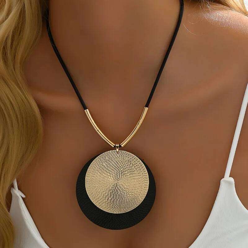 Creative Unique Large Round Vintage Pendant Necklace for Women Personalized Exaggerated Punk Style Jewelry Holiday Party Gift H260312