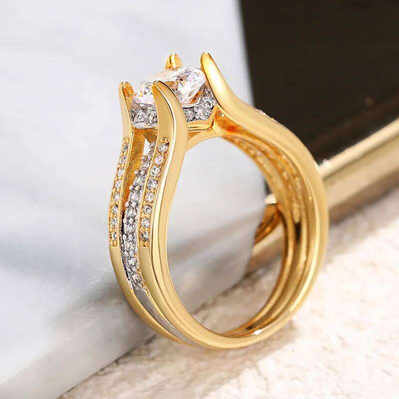 Huitan Lady Sparkling Finger Ring Wedding Ceremony Fashion Gold Color Jewelry for Engagement Party Bridal Accessories H260312