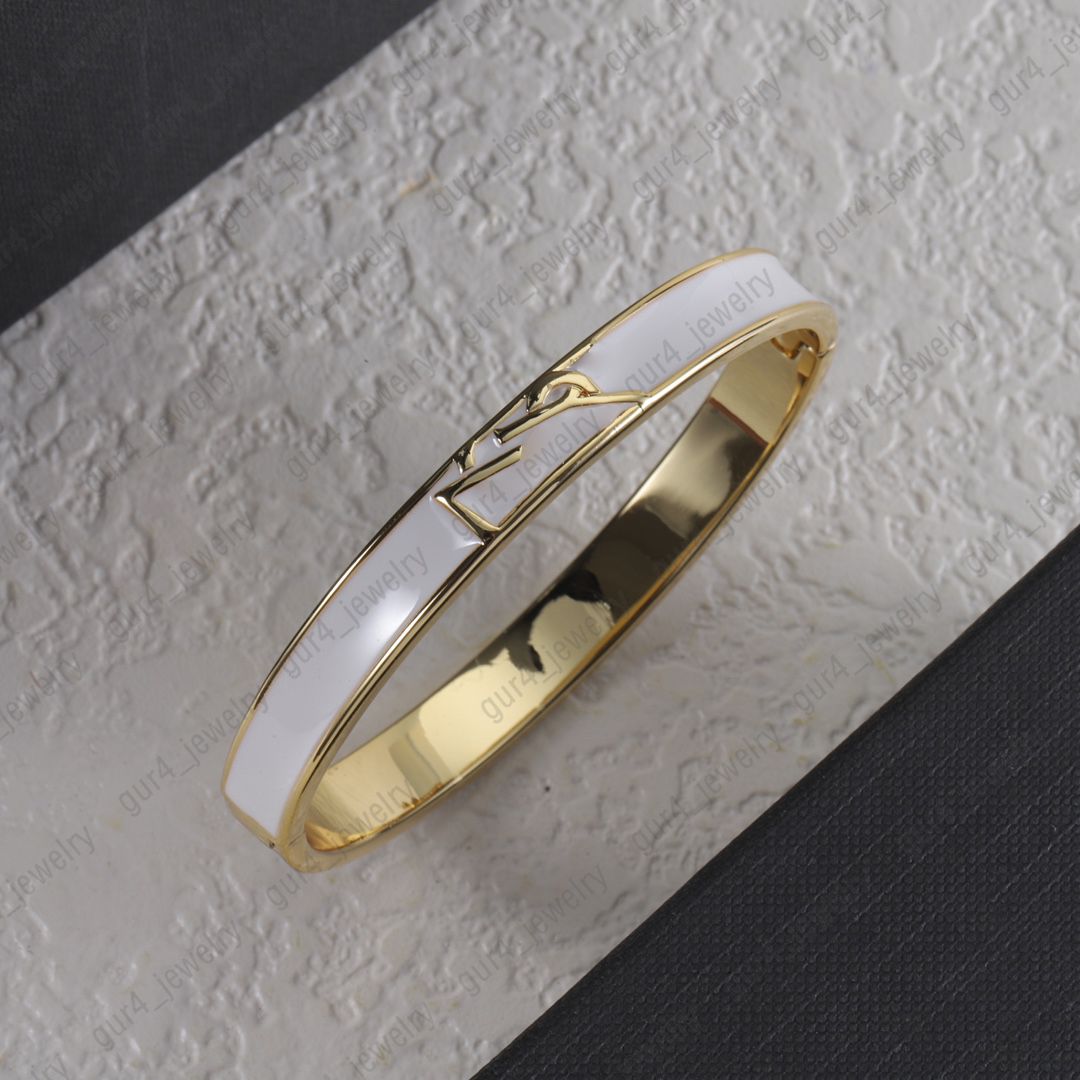 Bracelet White Designer bracelet with lettering Gold Light luxury jewelry bracelet with glamour fashion accessories