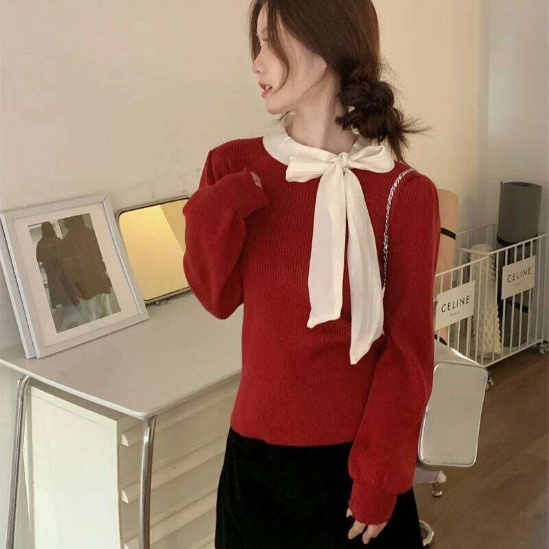Gentle Style Design with Bow Tie Apricot Colored As The Base, Women's Thick and Slim Fit Inner Knit Sweater Top Z260313