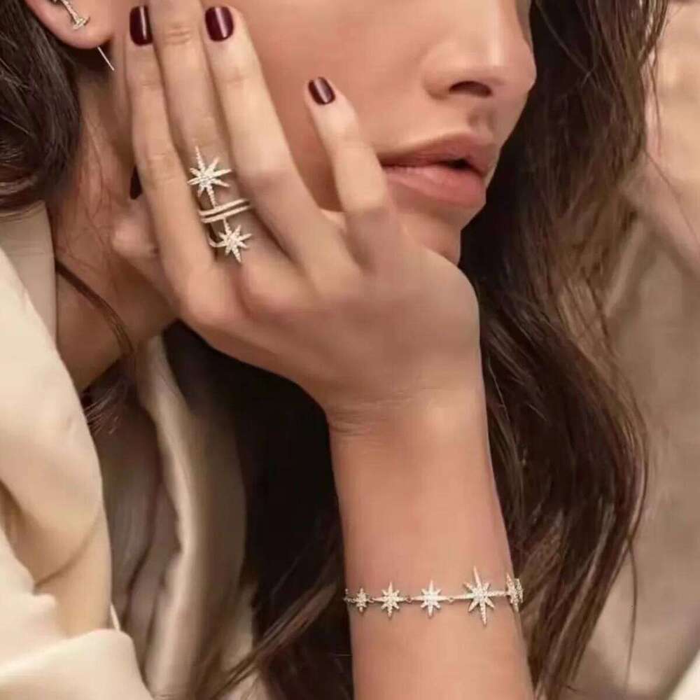 A Women's Six-Pointed Star Inlaid Zircon Ring, High-End Luxury Fashion Ins Series, Suitable For Banquets, Weddings And Parties H260312