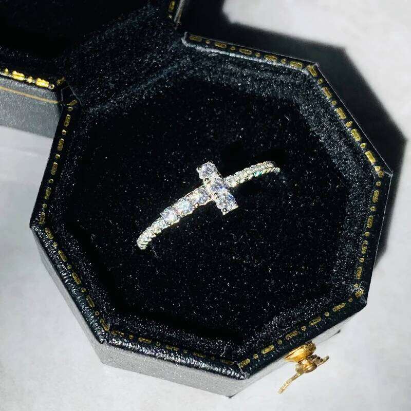 Huitan Simple Stylish Cross Design Women Rings Full Paved Crystal Cubic Zirconia Delicate Bridal Ring for Wedding Trendy Jewelry H260312