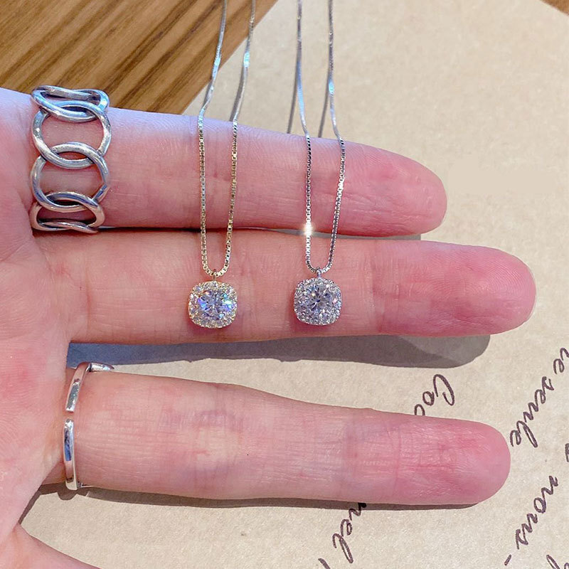 Small Square Fashionable Women's Accessories Diamond Sparkling Necklace Accessories For Women Niche Design Light Luxury Elegant High-End Feel Ins