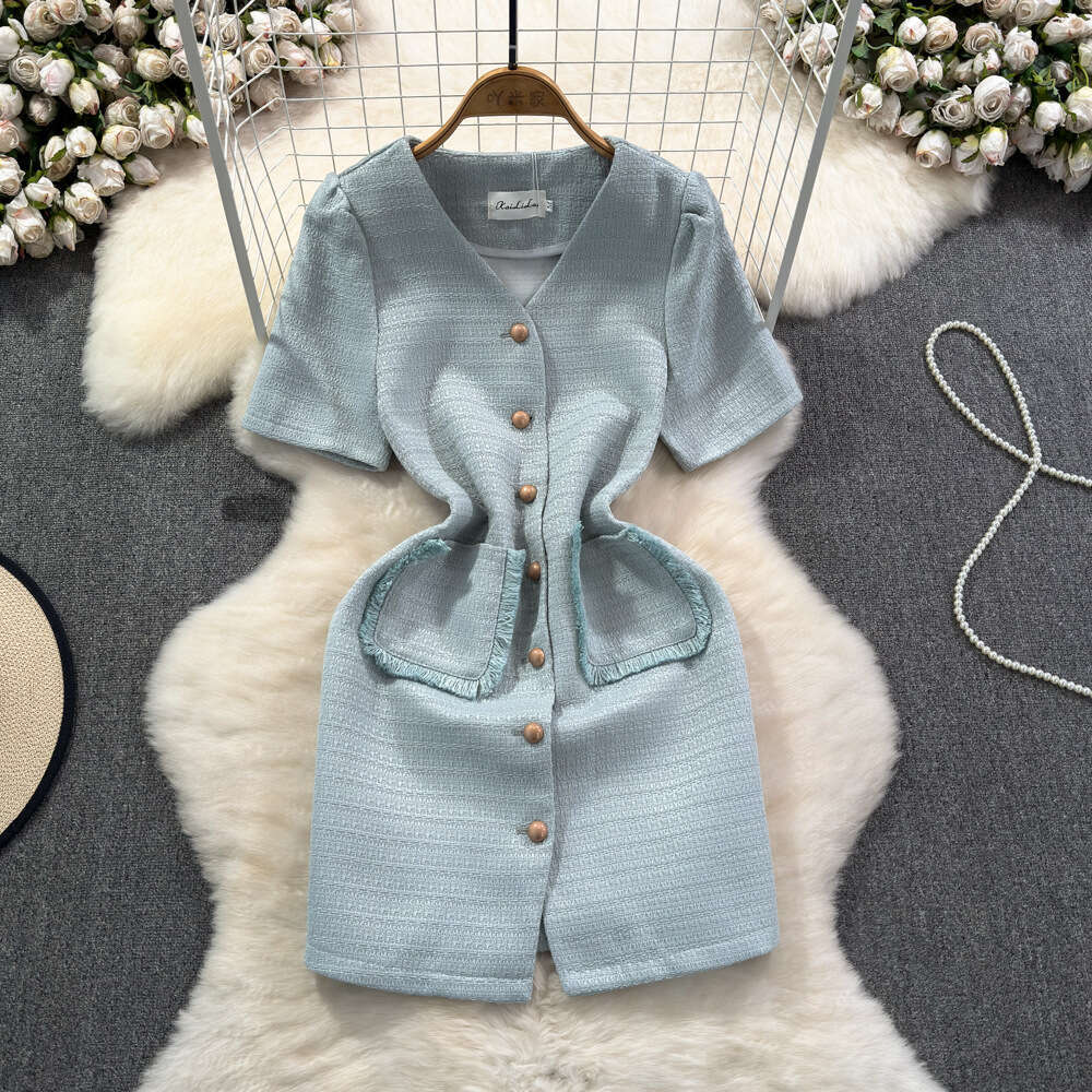 2026 designer French V-neck dress with high-end texture, perfect elegance and slimming A12 for summer, unique and niche