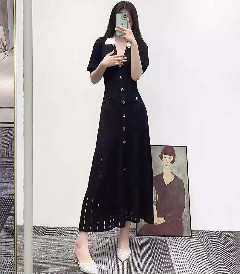 French elegant 2026 spring and summer new designer high-end c10 short sleeved waist cinched knitted long dress