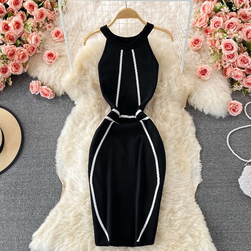 2026 Korean style high waisted A-line skirt elastic slim fit solid color tight fitting mid skirt for spring and summer fashion