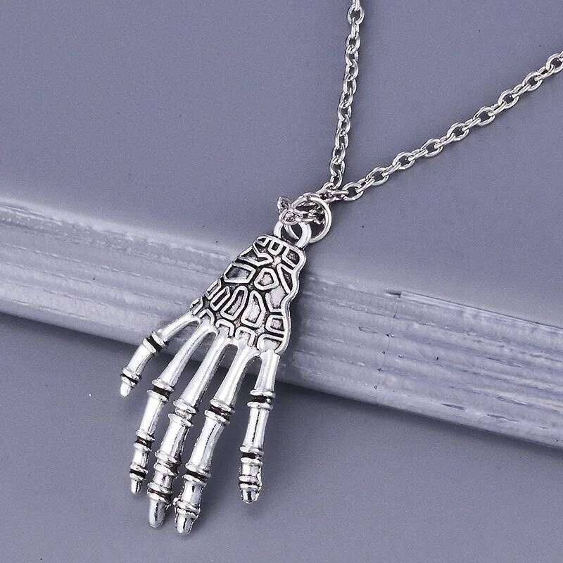 New Vintage Skull Claw Pendants Women's Necklaces Long Antique Silver Color Chain Punk Hiphop Style Halloween Party Neck Jewelry H260312